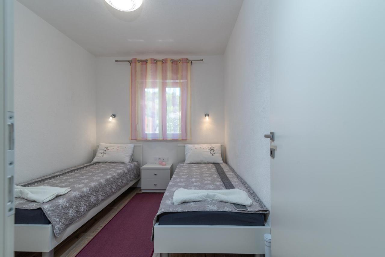 Apartment Gagula With Jacuzzi Τρογκίρ Εξωτερικό φωτογραφία
