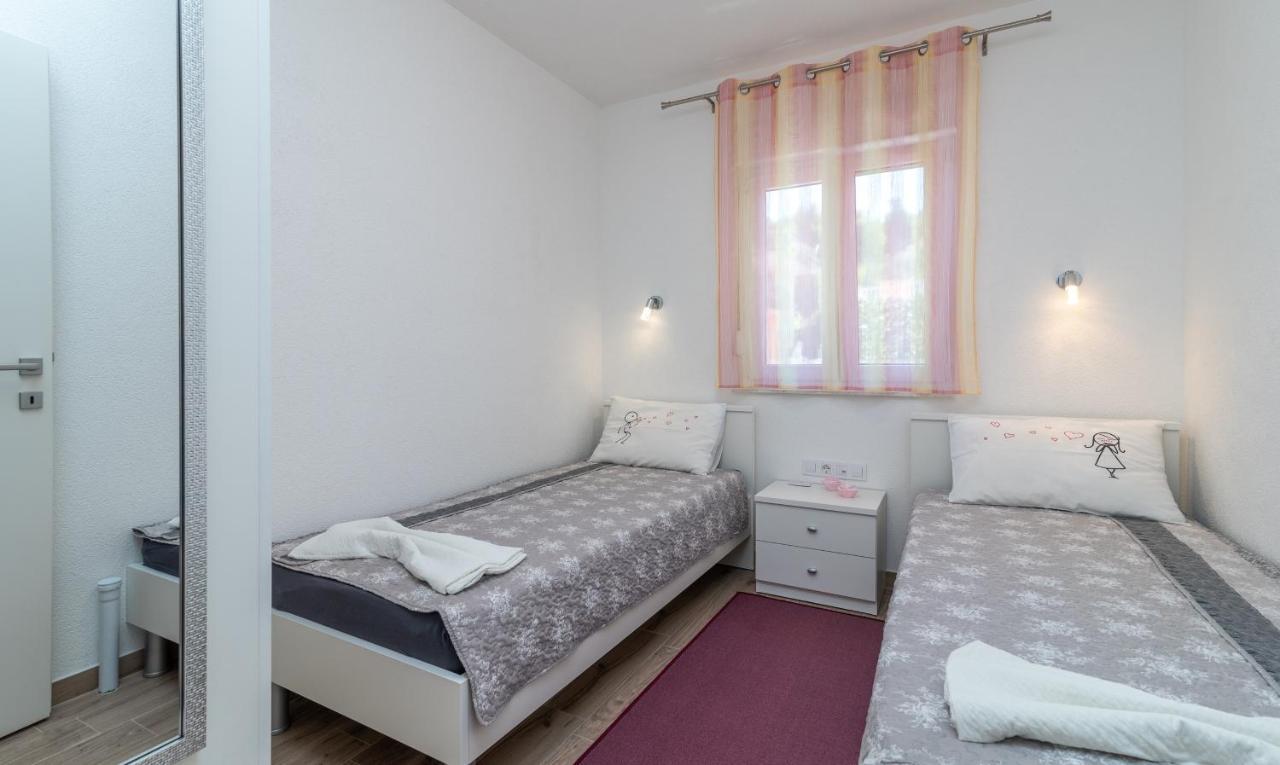 Apartment Gagula With Jacuzzi Τρογκίρ Εξωτερικό φωτογραφία