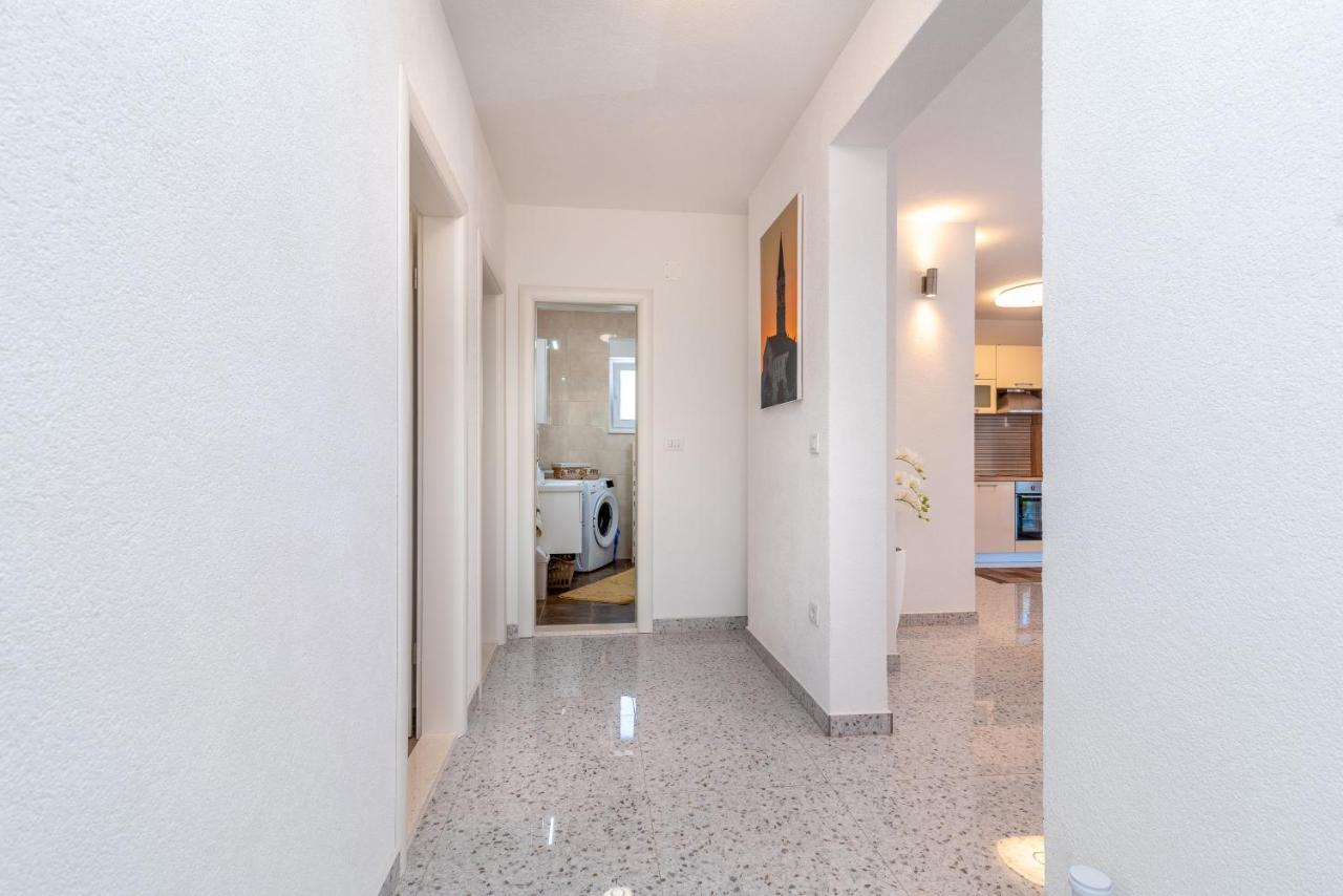 Apartment Gagula With Jacuzzi Τρογκίρ Εξωτερικό φωτογραφία