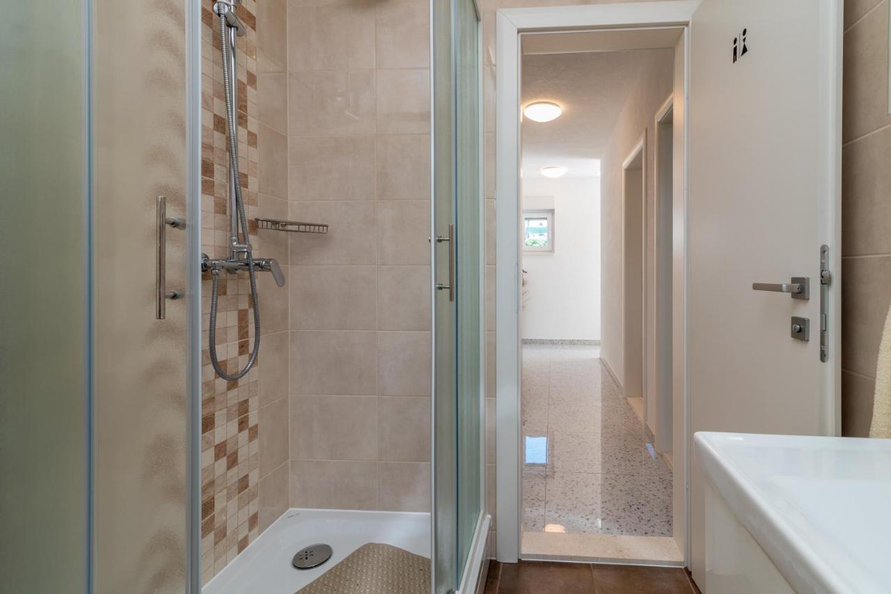 Apartment Gagula With Jacuzzi Τρογκίρ Εξωτερικό φωτογραφία