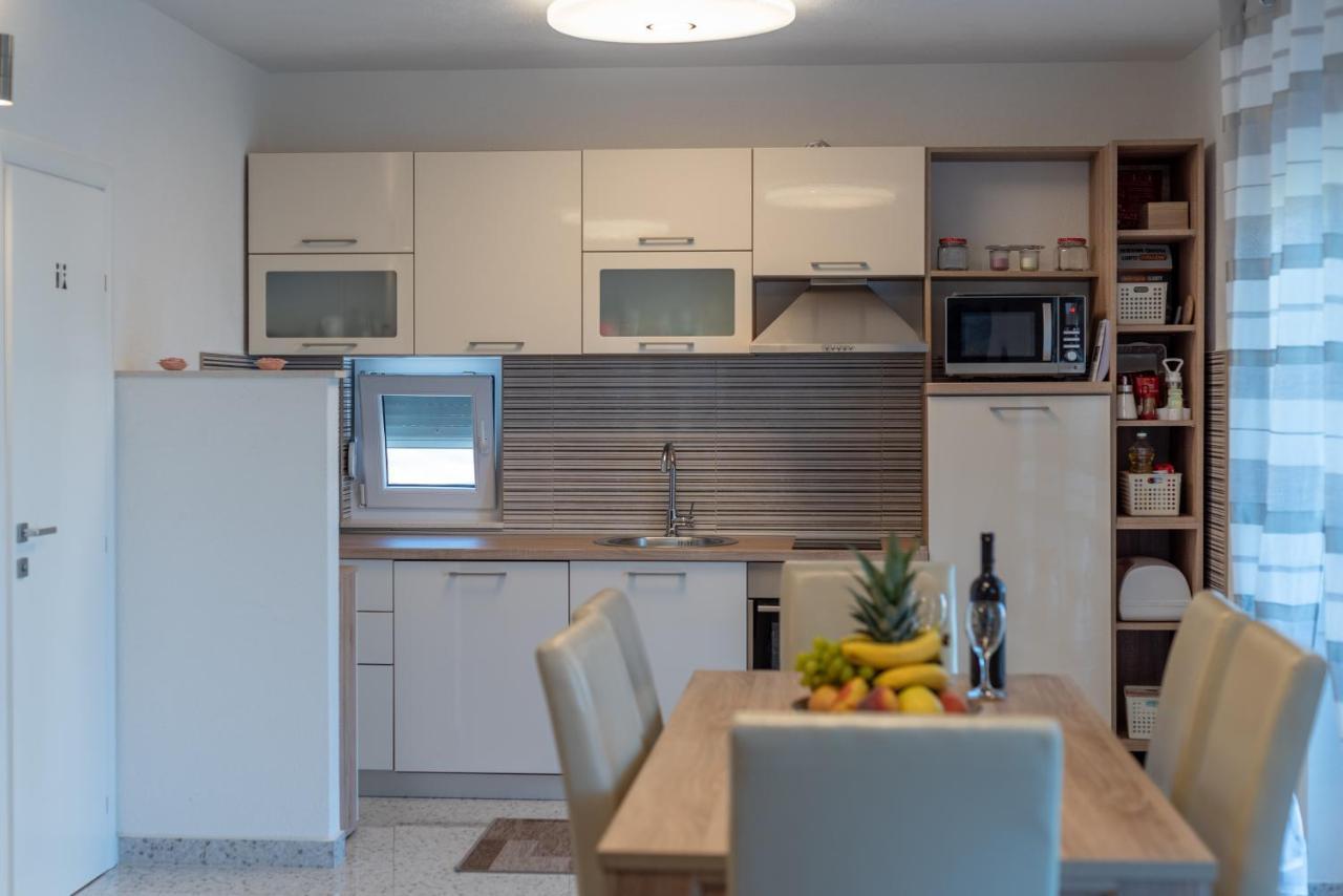 Apartment Gagula With Jacuzzi Τρογκίρ Εξωτερικό φωτογραφία